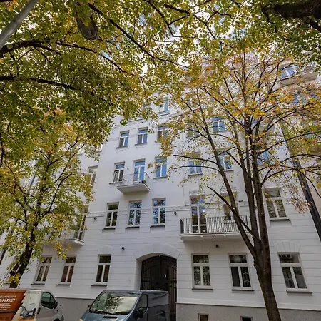 Western Side Of Vistula River Radna By Renters Apartment